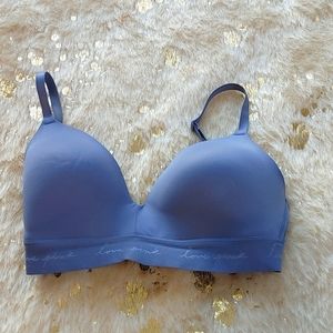 Victoria's secret pink bra 32 DD wear everywhere wireless push up like new